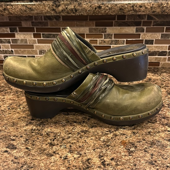 Ecco Clogs - Picture 3 of 7